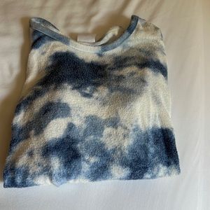 Long sleeve lightweight fleece top